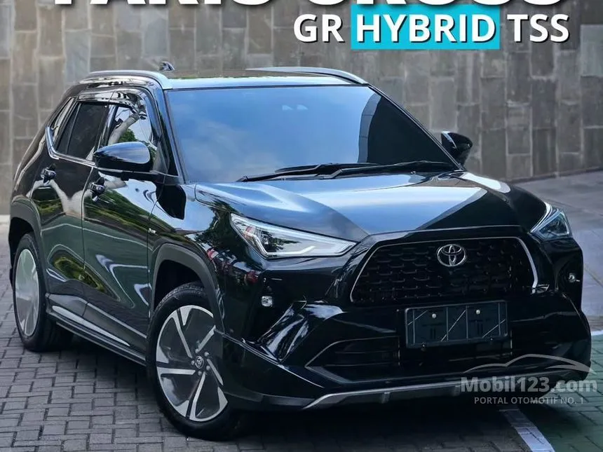2025 Toyota Yaris Cross S HV with GR Parts Aero Pkg SUV