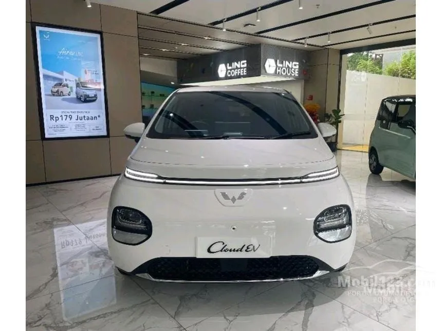 Jual Mobil Wuling Cloud 2024 EV di DKI Jakarta Automatic Hatchback Putih Rp 388.000.000