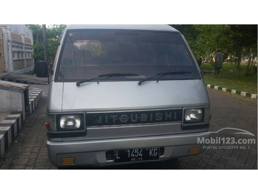 Jual Mobil Mitsubishi L300 2005 2.5 di Jawa Timur Manual 