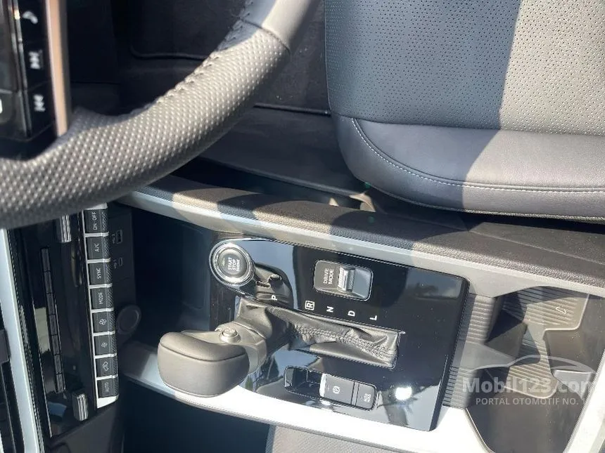 2026 Mitsubishi Destinator Ultimate Premium SUV