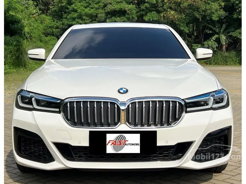 Jual Mobil BMW 520i 2022 M Sport 2.0 di DKI Jakarta Automatic Sedan Putih Rp 925.000.000