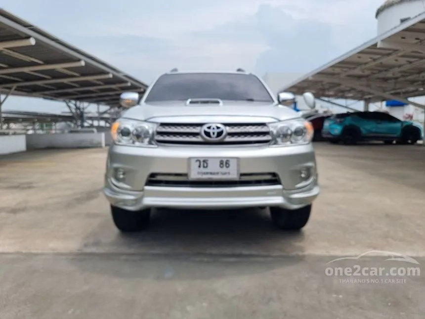 2011 Toyota FORTUNER V SUV