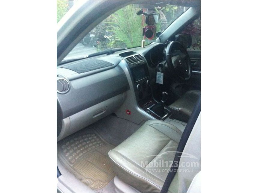 Jual Mobil  Suzuki  Grand  Vitara  2007 JLX 2 0 di Bali  Manual 