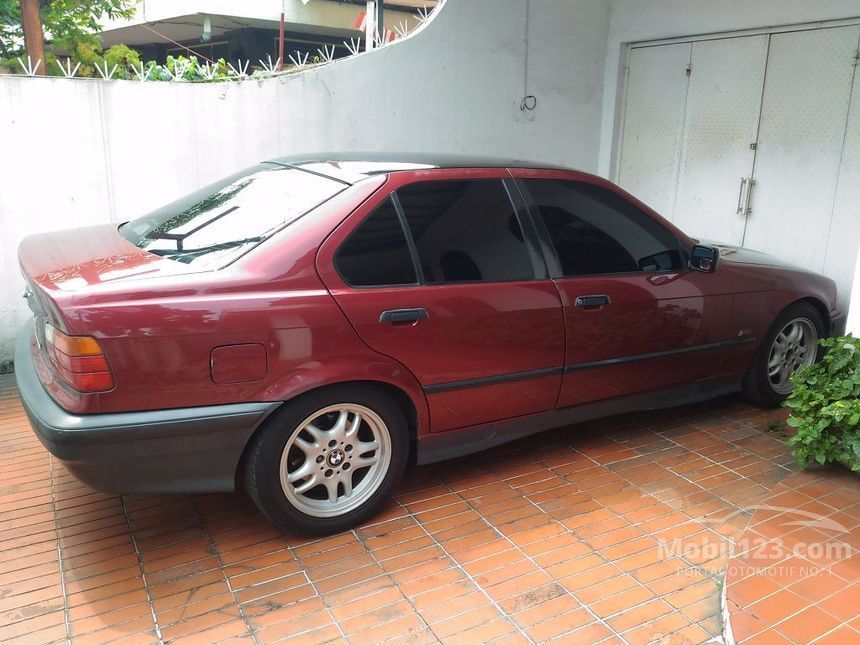 Jual Mobil BMW 318i 1993 1.8 Manual 1.8 di DKI Jakarta