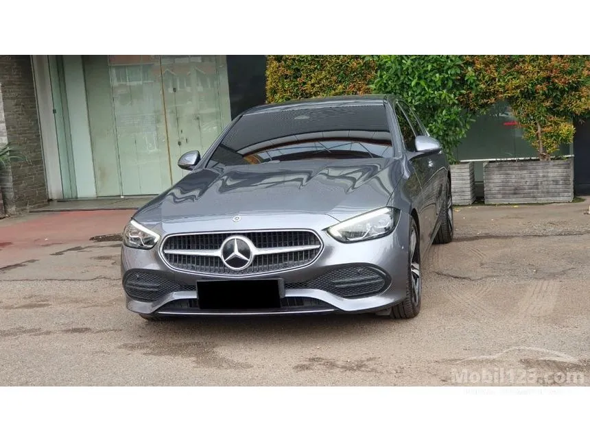 2022 Mercedes-Benz C200 Avantgarde Line Sedan