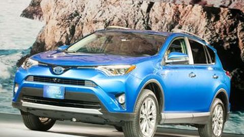 Toyota RAV4 Hybrid 2016 Kokohkan Posisi Toyota