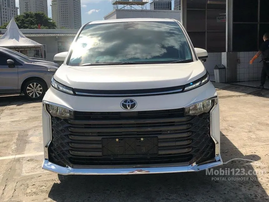 Jual Mobil Toyota Voxy 2023 2.0 di Jawa Barat Automatic Van Wagon Putih Rp 602.000.000