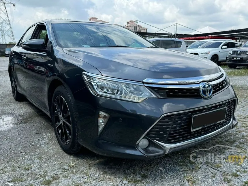 2015 Toyota Camry Hybrid Sedan