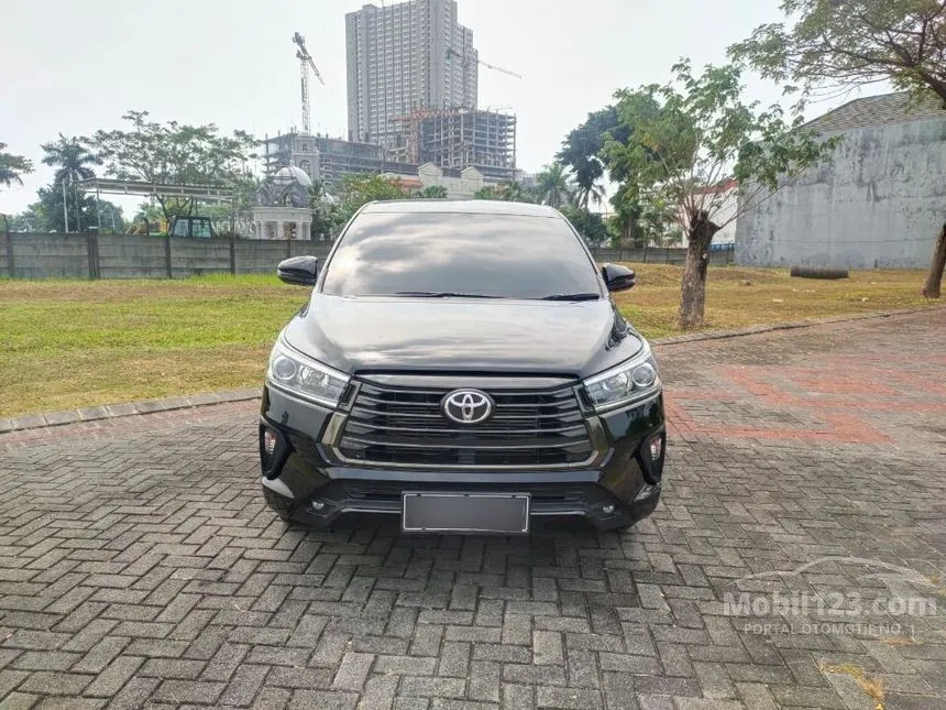 Jual Mobil Toyota Kijang Innova 2022 V 2.4 di Jawa Timur Automatic MPV Hitam Rp 455.000.000