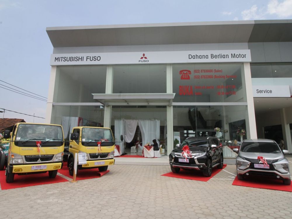 Mitsubishi Resmikan Dealer Berkonsep 2 in 1
