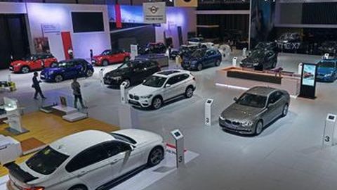 Pandemi Belum Berakhir, Orang Kaya Indonesia pun Tunda Beli Mobil