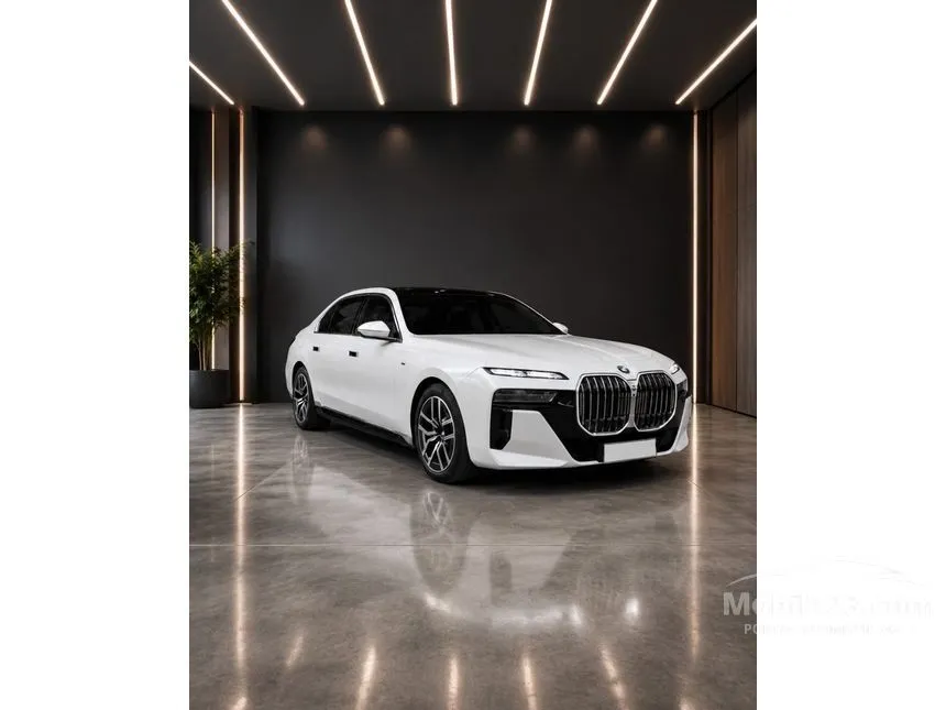 2024 BMW 735i M Sport Sedan