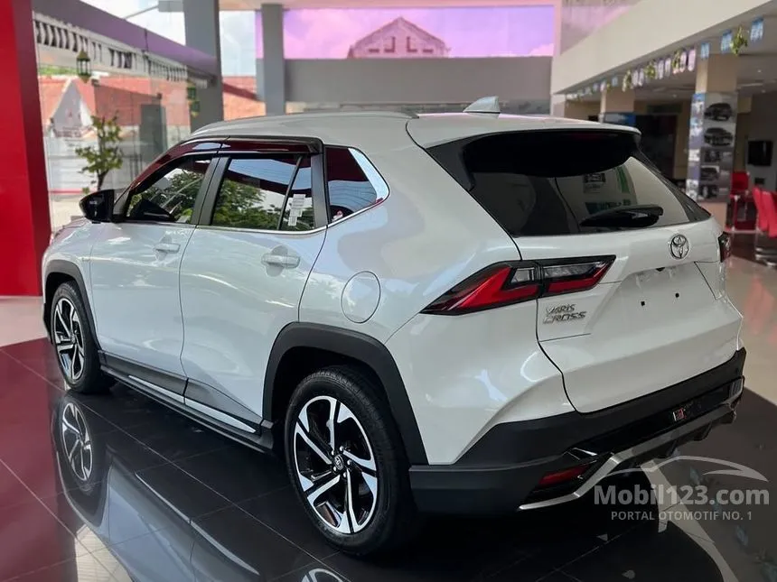 2026 Toyota Yaris Cross S HV with GR Parts Aero Pkg SUV