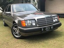 1990 Mercedes-Benz 300E 3.0 (mulus dan terawat)