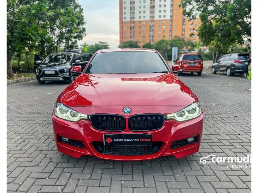 Jual Mobil BMW 330i 2017 M Sport 2.0 di Banten Automatic Sedan Merah Rp 395.000.000