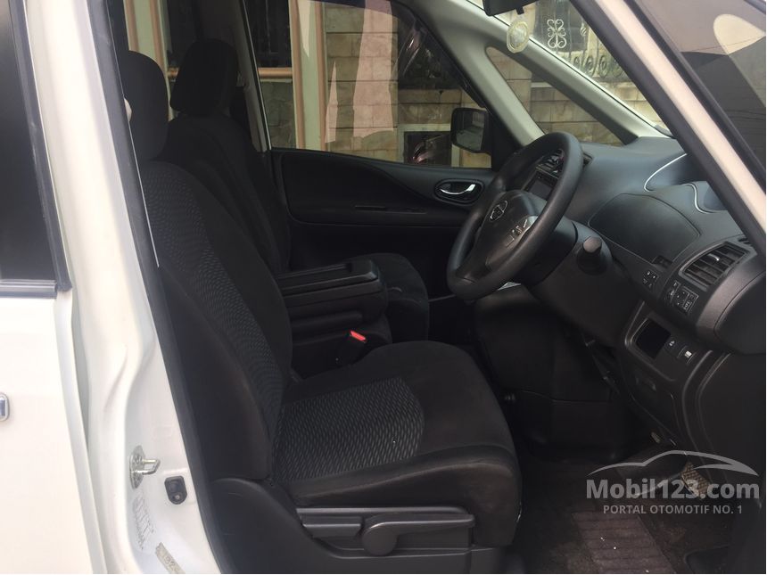  Jual  Mobil  Nissan Serena 2014 X 2 0 di DKI Jakarta 