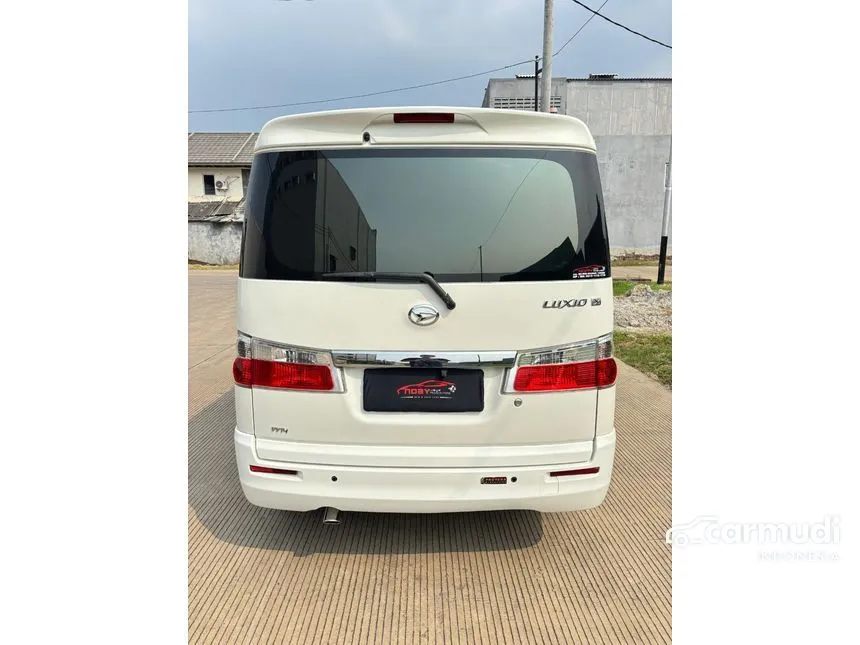 2021 Daihatsu Luxio X Van