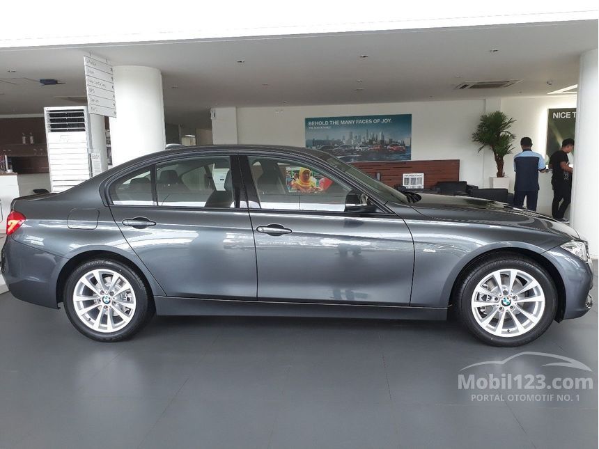 Jual Mobil  BMW  320i 2019 Sport  2 0 di DKI Jakarta 