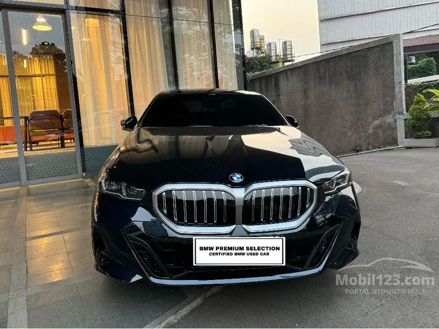 Jual Mobil BMW 520i 2024 M Sport 2.0 di DKI Jakarta Automatic Sedan Hitam Rp 1.240.000.000