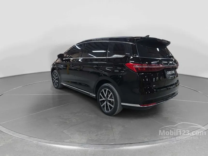 2024 BYD M6 Superior 7 Seater MPV