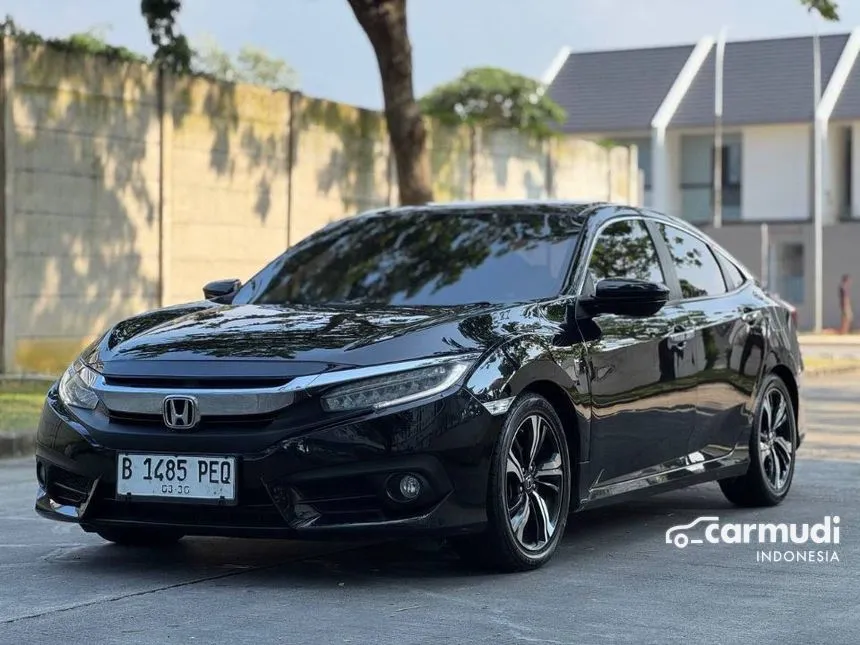 2018 Honda Civic ES Sedan