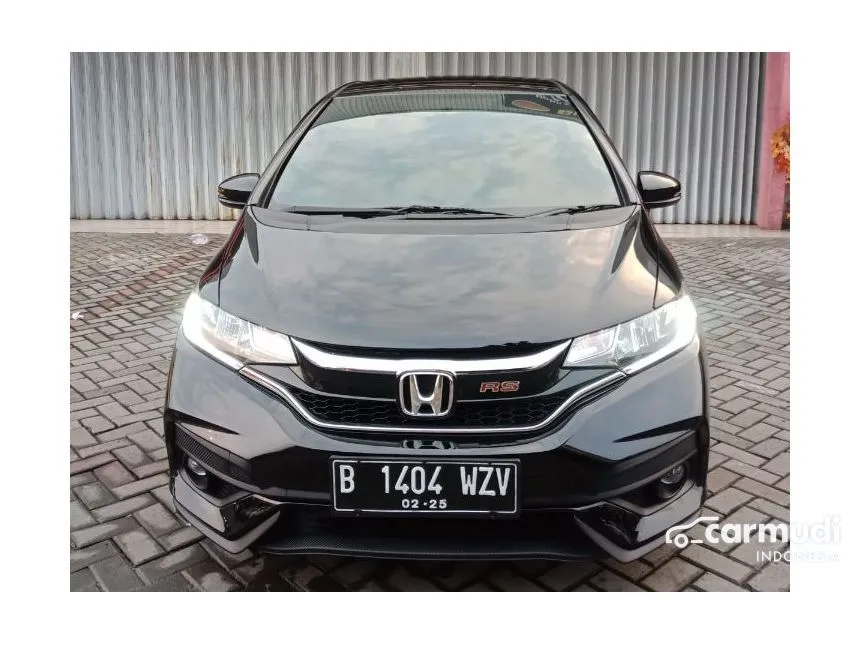 mobil honda jazz hitam