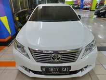 Toyota Camry 2013, 2.5 V AT, Putih Mutiara.