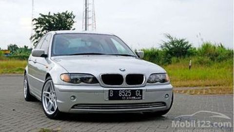 8 Sedan Mewah Bekas Murah, Tak Jauh dari Rp100 Juta