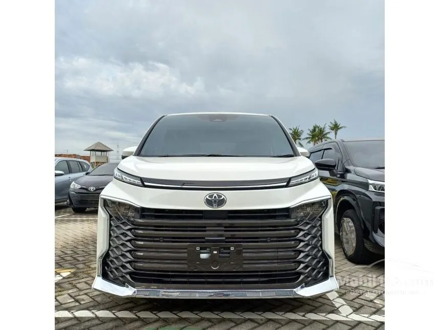 Jual Mobil Toyota Voxy 2024 2.0 di DKI Jakarta Automatic Van Wagon Putih Rp 607.800.000