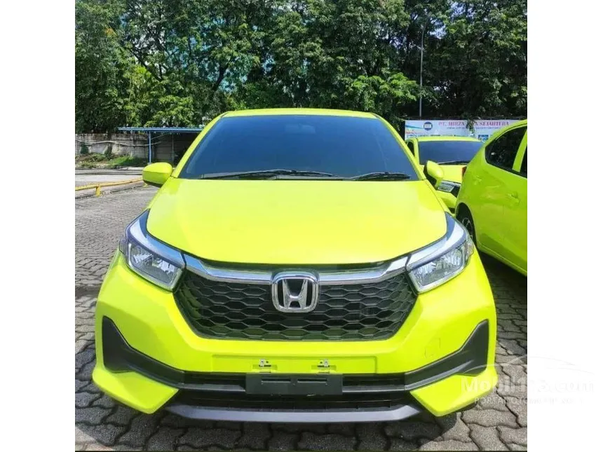 Jual Mobil Honda Brio 2023 E Satya 1.2 di Jawa Timur Automatic Hatchback Kuning Rp 184.300.000