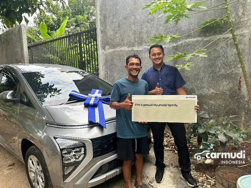 Jual Mobil Hyundai Stargazer 2024 Essential 1.5 di Jawa Barat Automatic Wagon Silver Rp 250.000.000