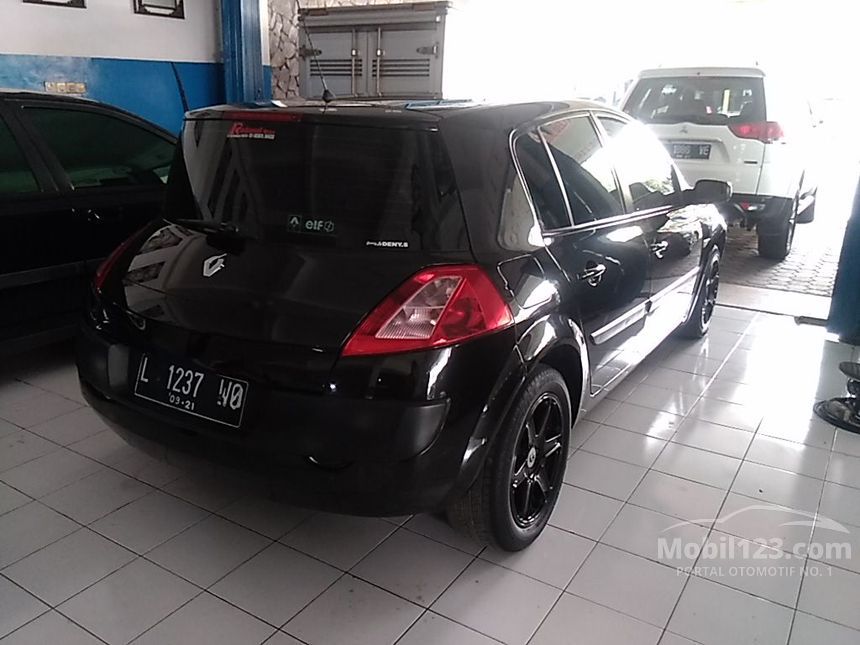  Jual  Mobil Renault  Megane  2004 II 1 6 di Jawa Timur Manual 