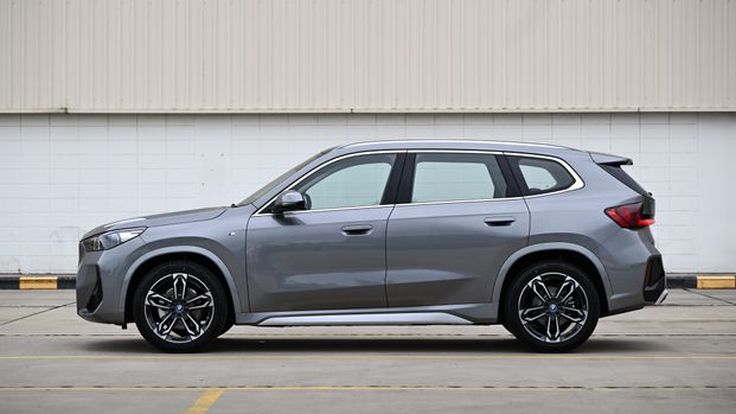 BMW iX1 eDrive20L M Sport  ประตูหลังที่ยาวขึ้น