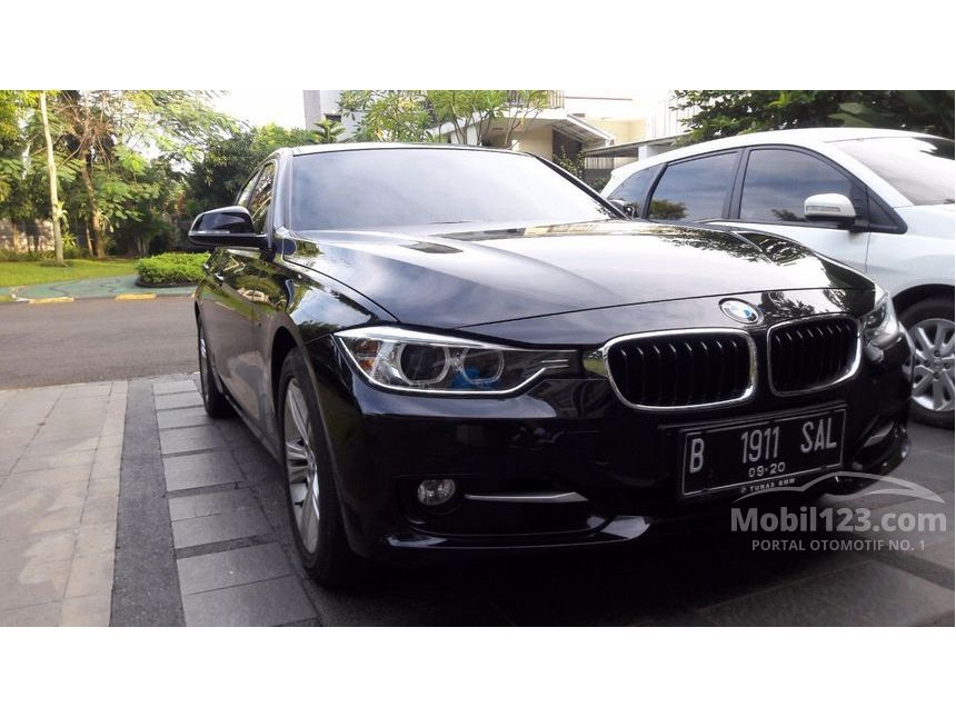  Jual  Mobil  BMW  320i  2021 Sport 2 0 di Banten Automatic 
