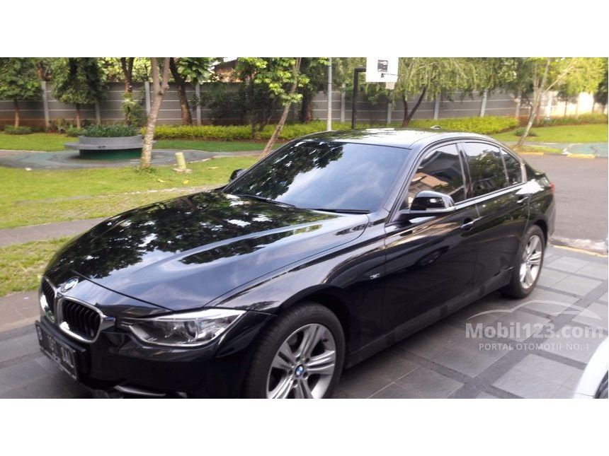 Jual Mobil  BMW  320i 2019 Sport  2 0 di Banten Automatic 