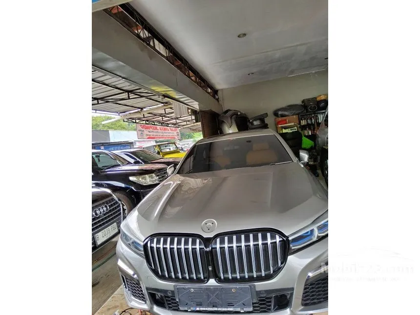 Jual Mobil BMW 730Li 2019 M Sport 2.0 di DKI Jakarta Automatic Sedan Abu