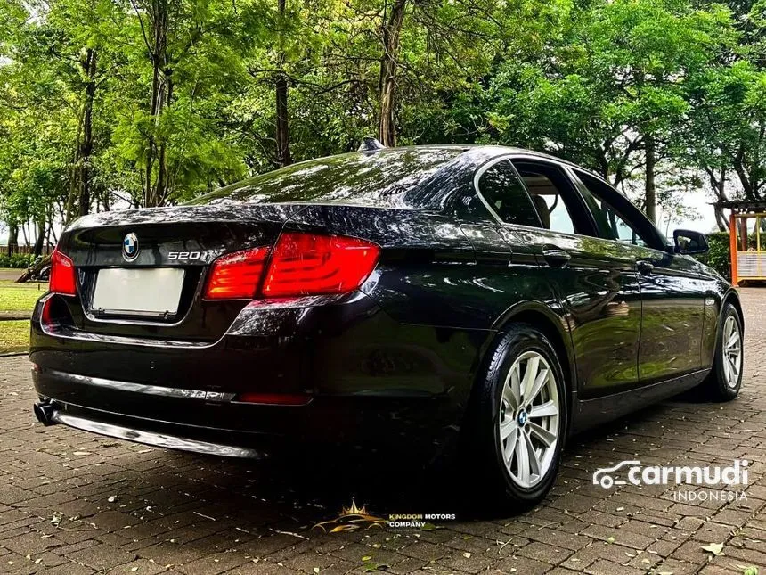 2013 BMW 520i Luxury Sedan