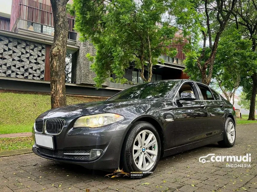 2013 BMW 520i Luxury Sedan