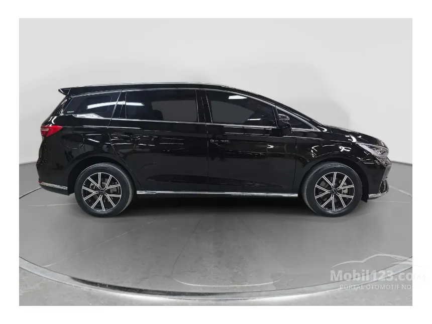 2024 BYD M6 Superior 7 Seater MPV