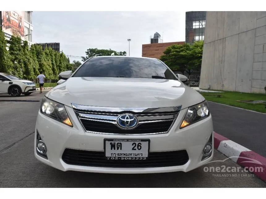 2013 Toyota CAMRY Hybrid DVD Sedan