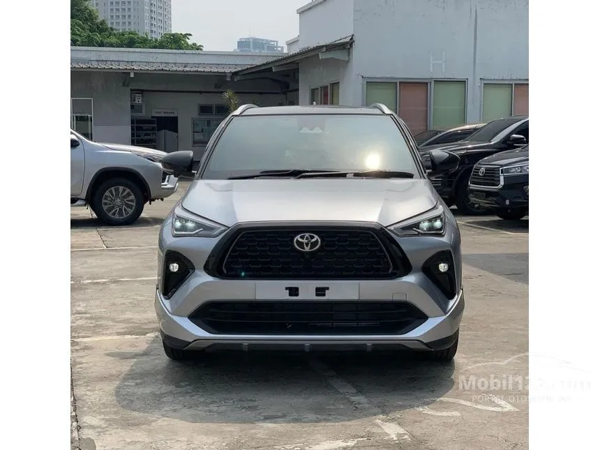 Jual Mobil Toyota Yaris Cross 2024 S GR Parts Aero Package HEV 1.5 di Banten Automatic Wagon Silver Rp 418.950.000