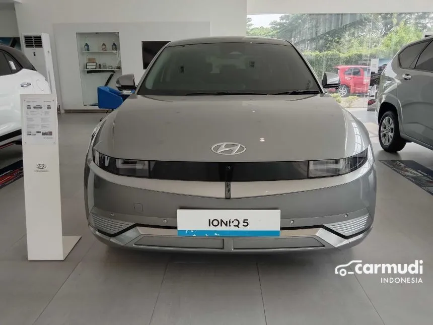 Jual Mobil Hyundai IONIQ 5 2024 Long Range Signature di Jawa Barat Automatic Wagon Silver Rp 685.000.000