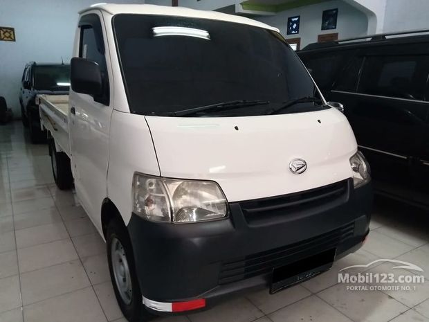 Daihatsu Mobil bekas dijual di Jawa-timur Indonesia 