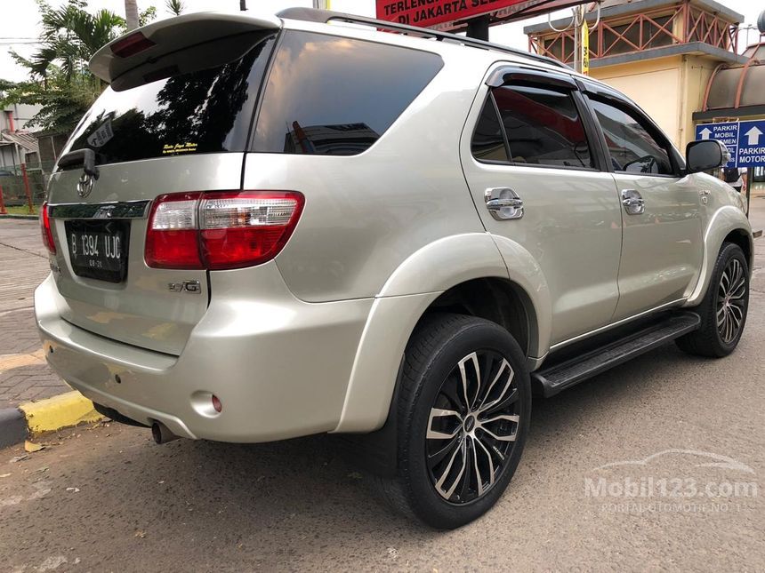 Jual Mobil  Toyota Fortuner  2010 G Luxury 2 7 di DKI 