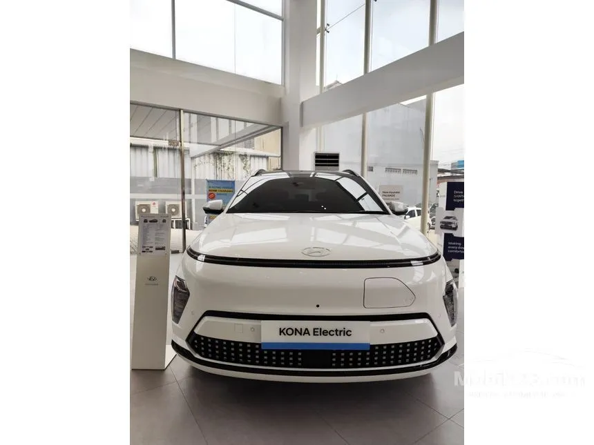 Jual Mobil Hyundai Kona 2024 Signature Long Range di Jawa Barat Automatic SUV Putih Rp 590.000.000