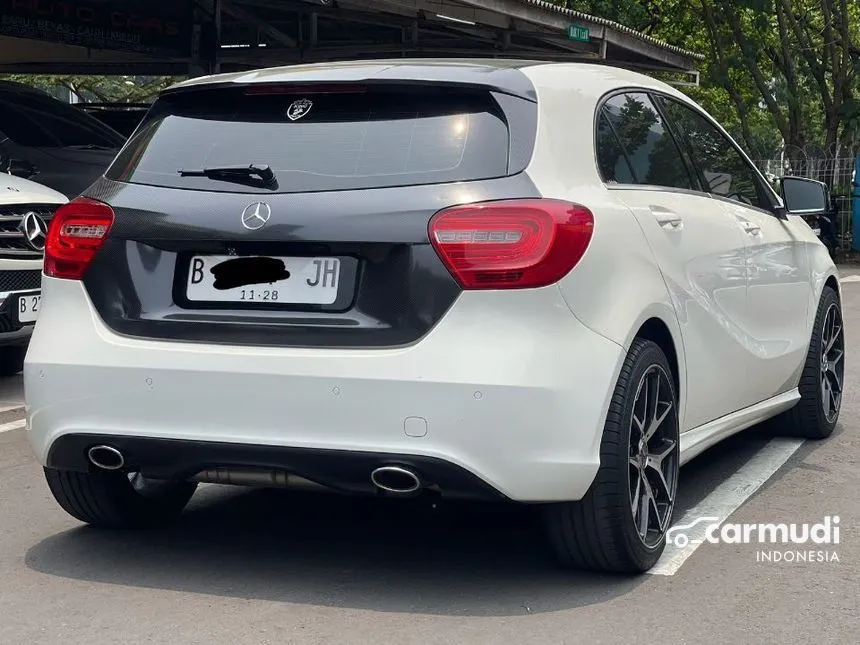 2013 Mercedes-Benz A200 Urban Hatchback