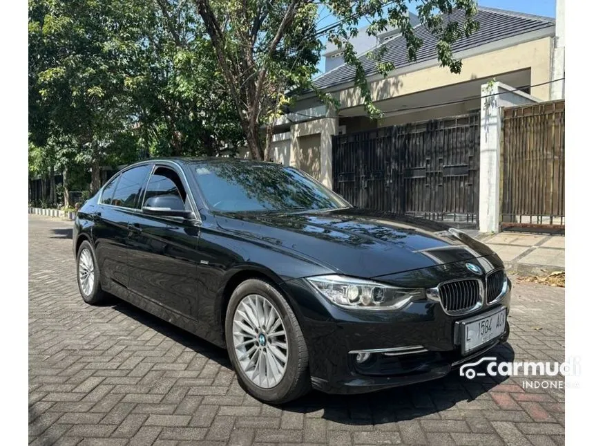 Jual Mobil BMW 320i 2013 Sport 2.0 di Jawa Timur Automatic Sedan Putih Rp 275.000.000