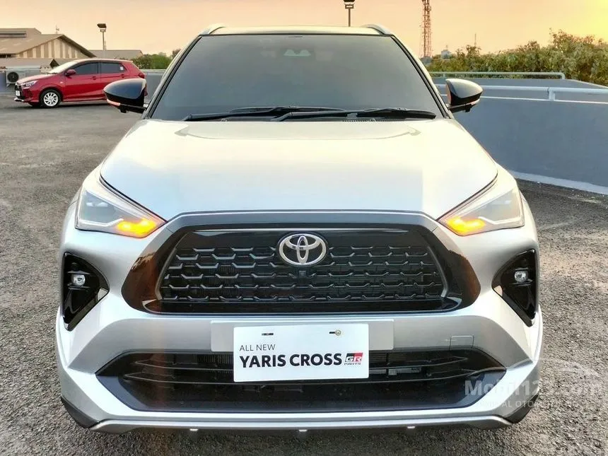 Jual Mobil Toyota Yaris Cross 2024 S GR Parts Aero Package HEV 1.5 di Banten Automatic Wagon Silver Rp 325.000.000