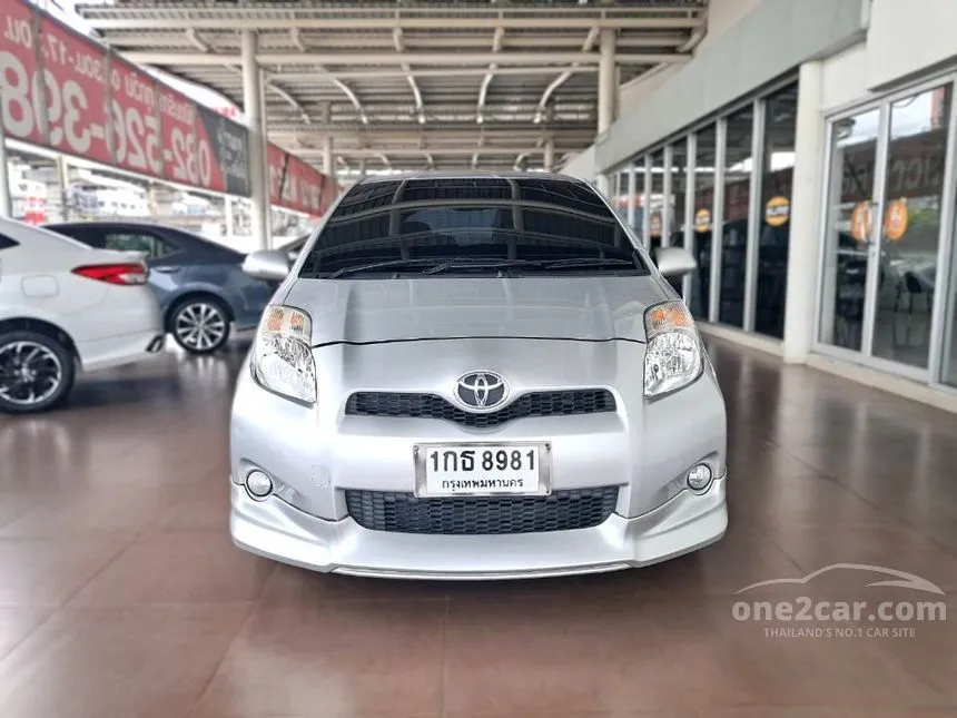 2013 Toyota YARIS G Hatchback
