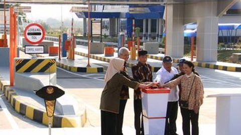 Presiden Jokowi Resmikan Tol Solo Ngawi Segmen Kartasura-Sragen